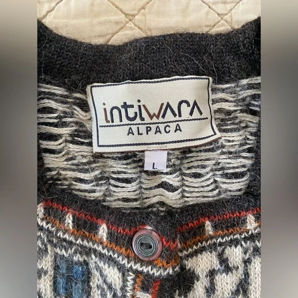 Peruvian Alpaca Wool Cardigan Sweater  by Intiwara - Tribal Geometric Pattern - Picture 2 of 10